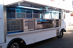 Picture of a food truck outside